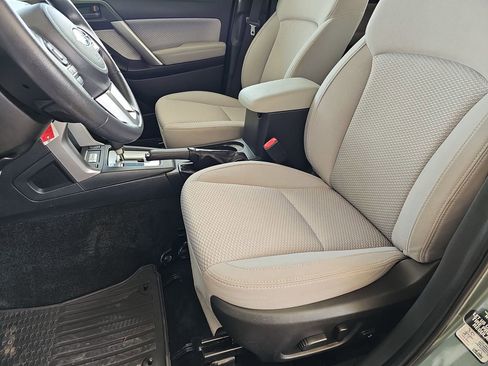 Used 2017 Subaru Forester 2.5i Premium AWD/4WD image 19