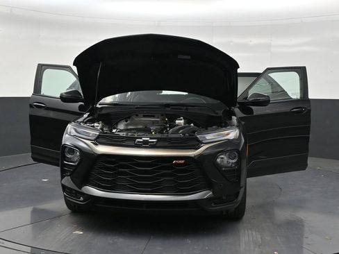 Used 2023 Chevrolet TrailBlazer RS w/ Sun and Liftgate Package FWD image 32