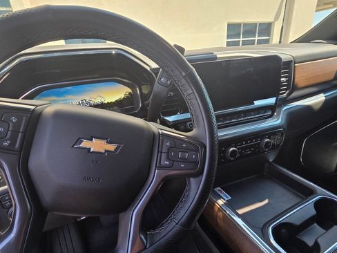 Used 2025 Chevrolet Silverado 2500 High Country w/ Technology Package AWD/4WD image 14