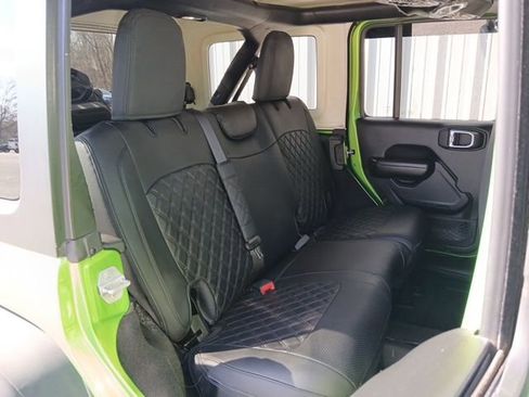 Used 2018 Jeep Wrangler Unlimited Sport S image 29