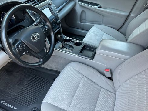 Used 2017 Toyota Camry LE FWD image 9
