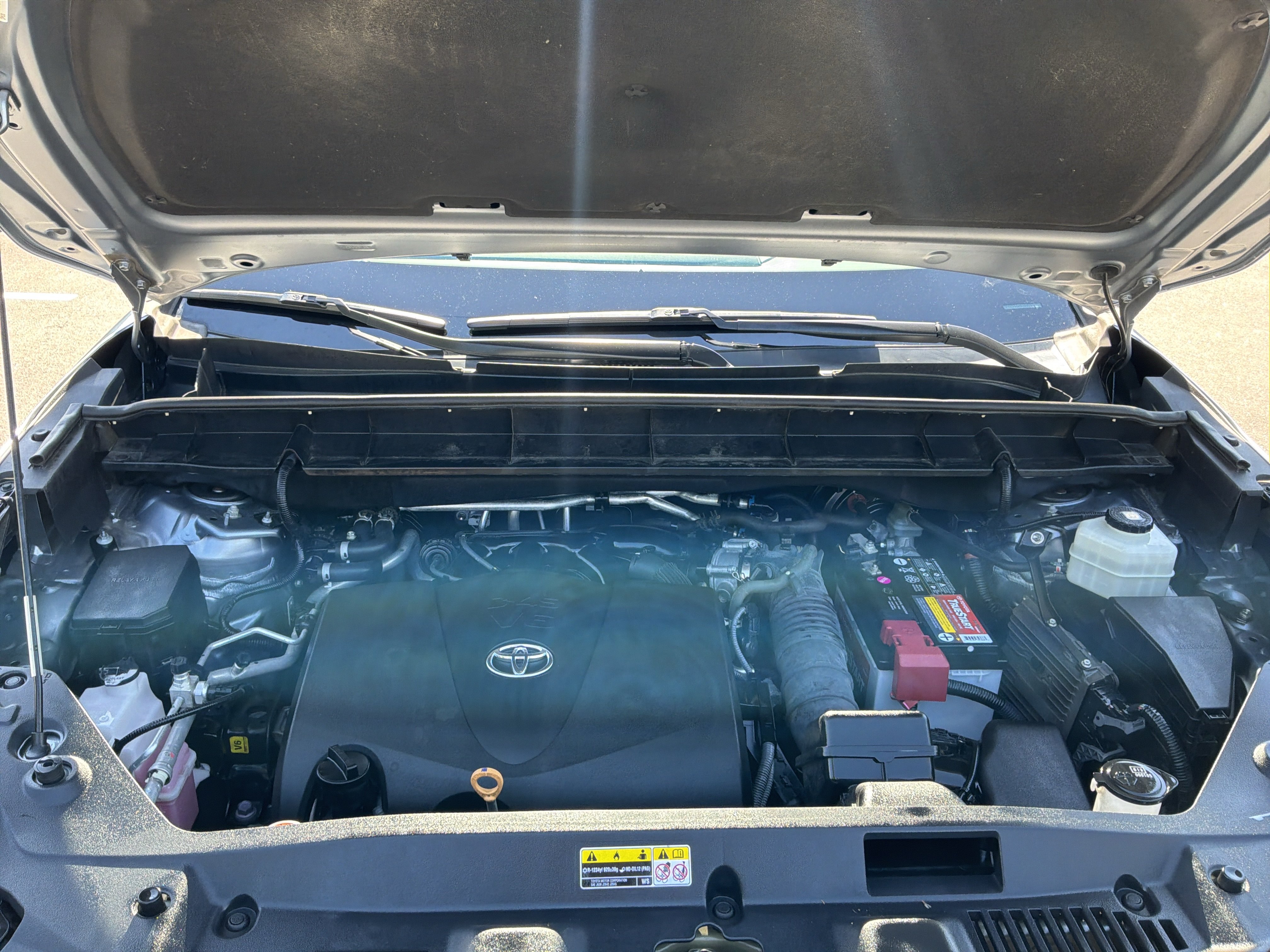 Used 2021 Toyota Highlander XLE AWD/4WD image 35