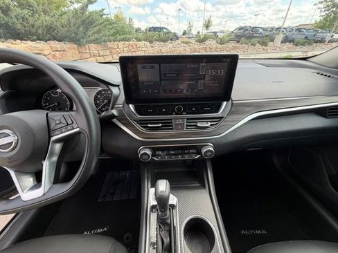Used 2025 Nissan Altima 2.5 SV w/ SV Special Edition Package AWD/4WD image 25