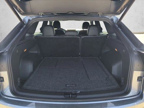 Used 2021 Volkswagen Atlas Cross Sport SE w/ V6 Towing Package image 5