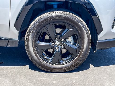 Used 2019 Toyota RAV4 XSE w/ XSE Weather Package AWD/4WD image 9