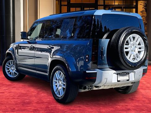 Used 2025 Land Rover Defender 110 S image 9