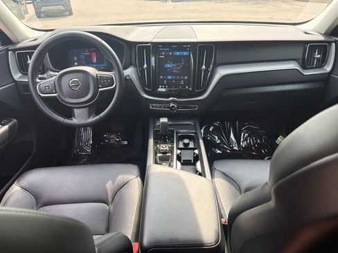 Used 2024 Volvo XC60 B5 Core AWD/4WD image 21