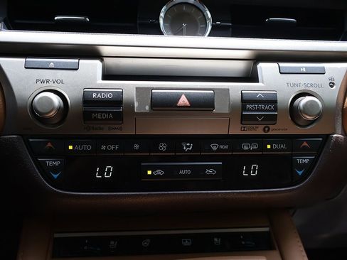Used 2017 Lexus ES 350 w/ Luxury Package FWD image 60