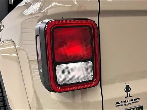 Used 2022 Jeep Gladiator Sport AWD/4WD image 36