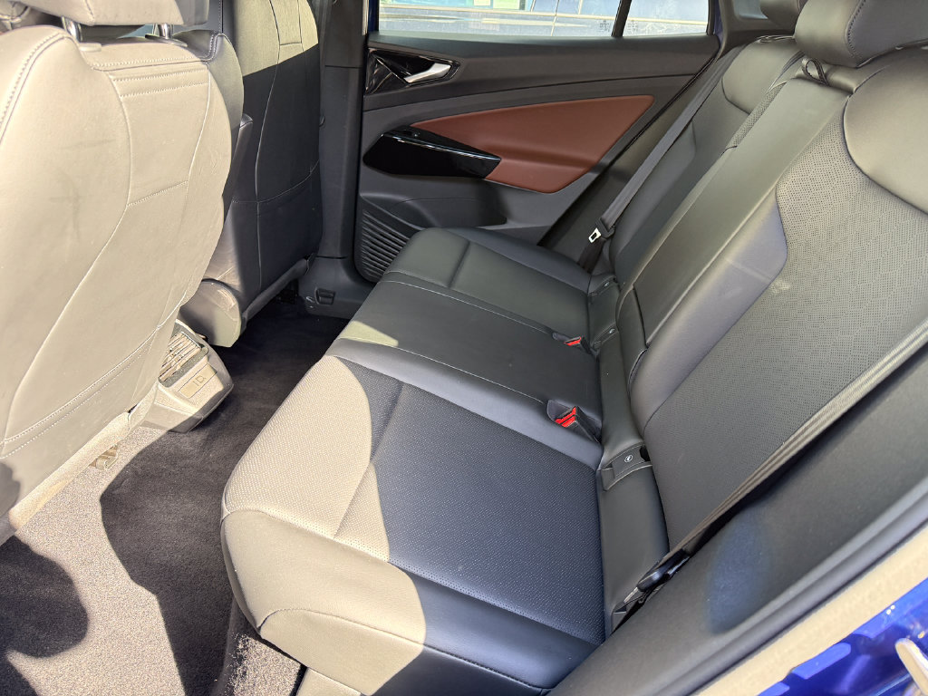 Used 2022 Volkswagen ID.4 Pro S AWD/4WD image 4