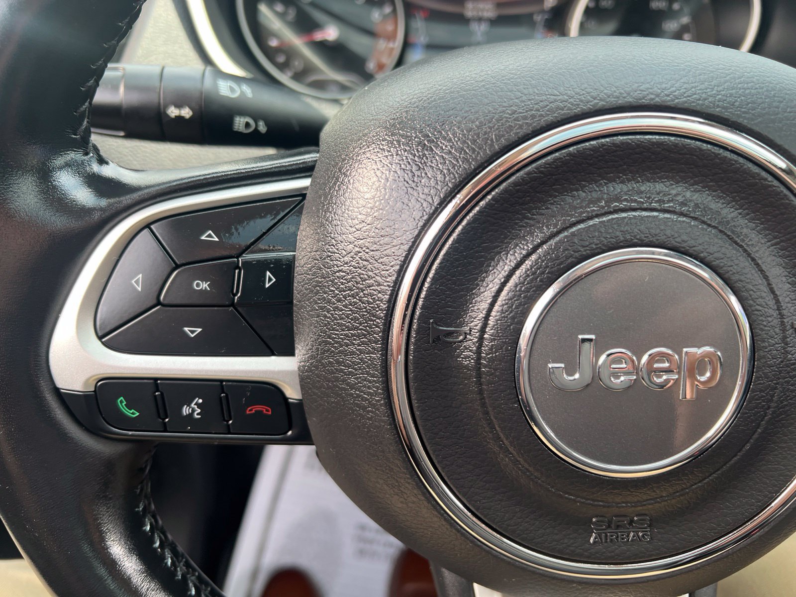 Used 2021 Jeep Compass Latitude w/ Sun and Sound Group AWD/4WD image 24
