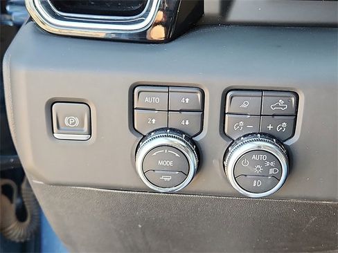 Used 2024 GMC Sierra 2500 Denali w/ Denali Reserve Package image 17