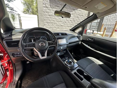 Used 2019 Nissan Leaf SV w/ SV All Weather Package FWD image 2