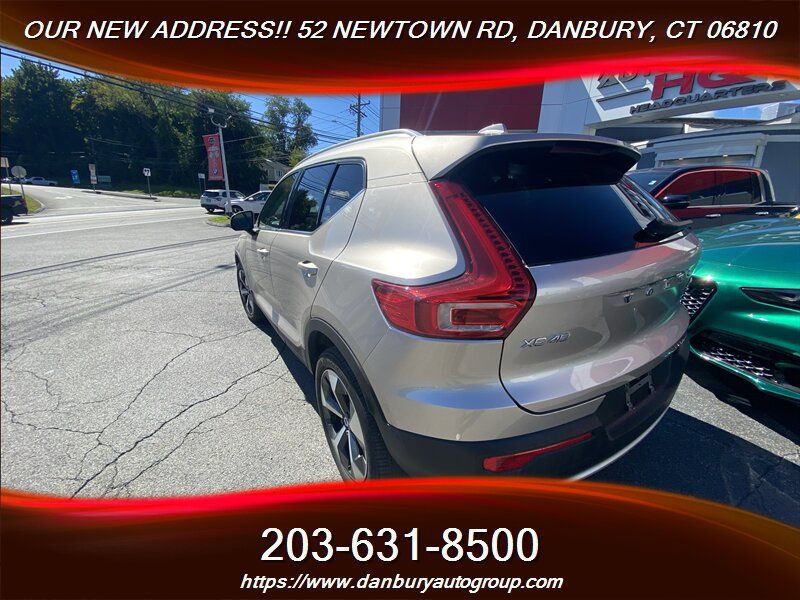 Used 2024 Volvo XC40 B5 Plus AWD/4WD image 7