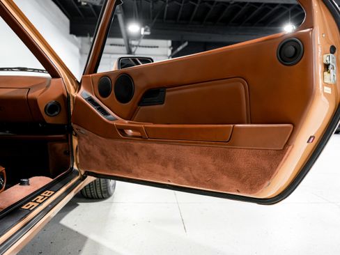 Used 1987 Porsche 928 S4 image 24