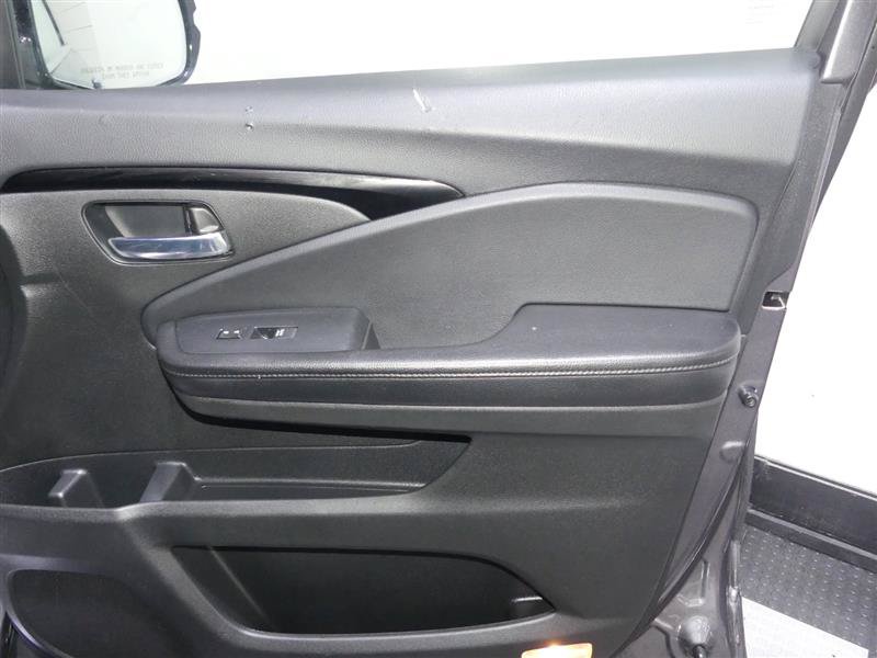 Used 2020 Honda Pilot Elite image 18