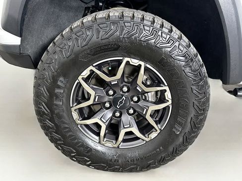 Used 2023 Chevrolet Colorado ZR2 image 8