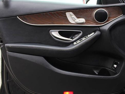 Used 2019 Mercedes-Benz C 300 4MATIC Sedan image 12