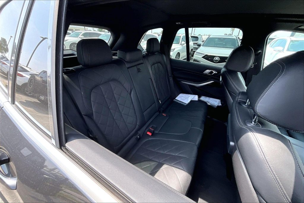 Used 2023 BMW X5 xDrive40i AWD/4WD image 36