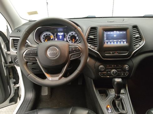 Used 2020 Jeep Cherokee Latitude Plus image 22