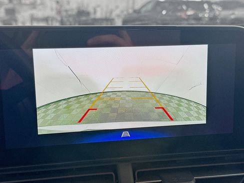 Used 2025 Chevrolet Trax LT w/ LT Convenience Package image 21