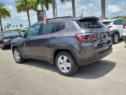 Used 2022 Jeep Compass Latitude FWD image 7