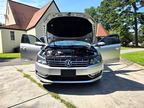 Used 2014 Volkswagen Passat TDI SEL Premium image 31