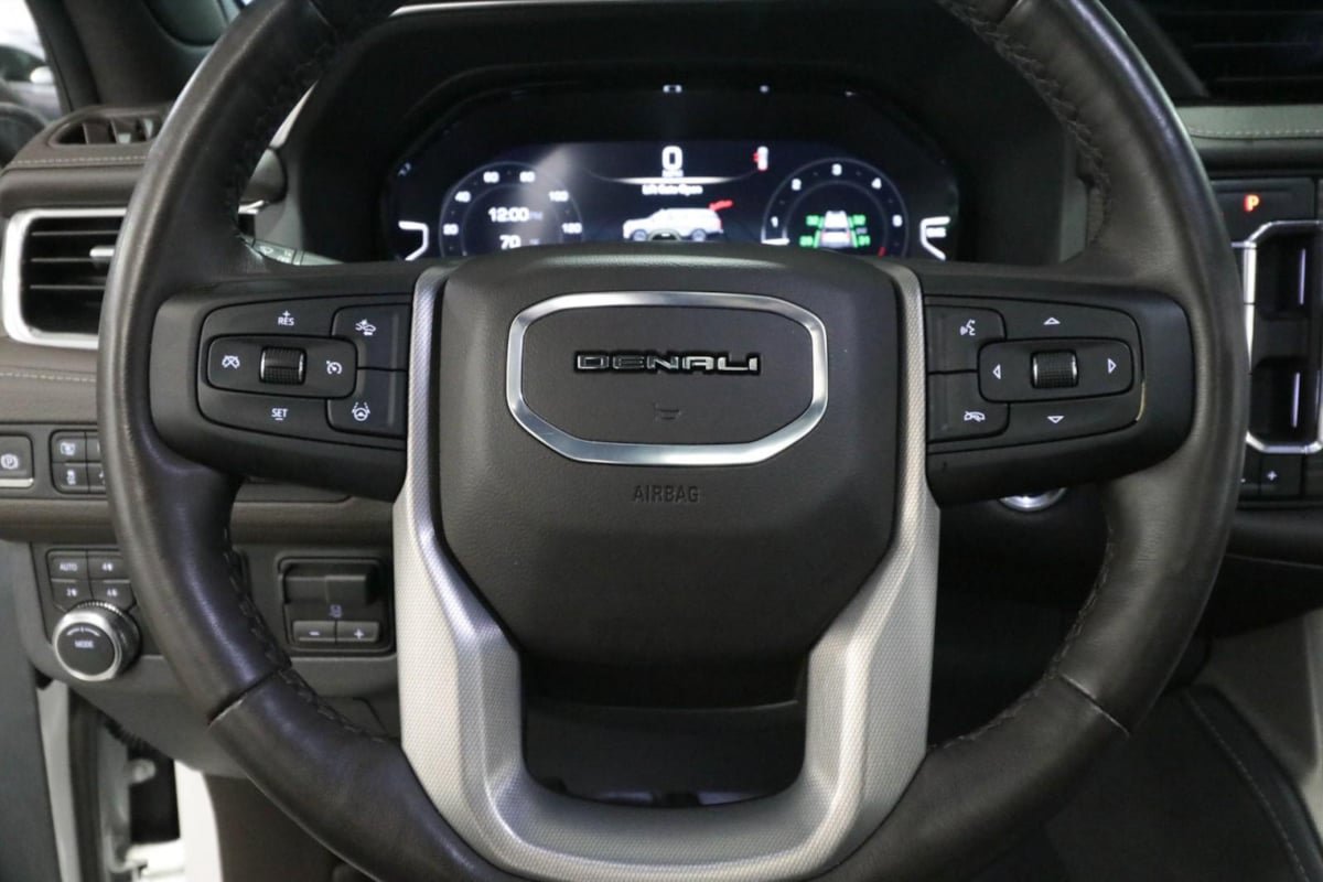 Used 2024 GMC Yukon XL Denali w/ Advanced Technology Package AWD/4WD image 16