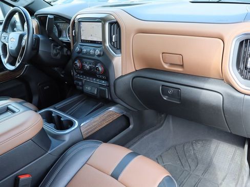 Used 2020 Chevrolet Silverado 3500 High Country image 33