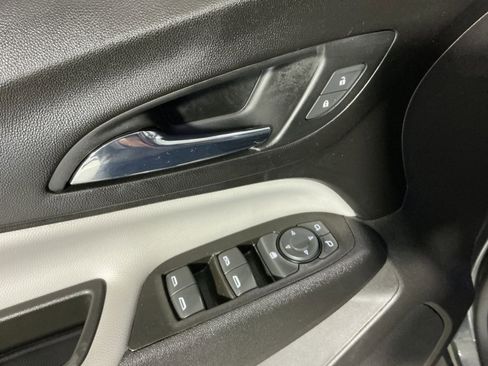 Used 2021 Chevrolet Equinox LT AWD/4WD image 16