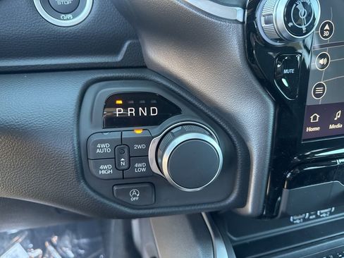 New 2026 RAM 1500 4x4 Crew Cab image 15