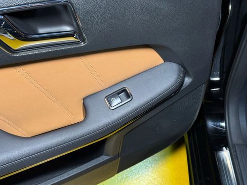 Used 2010 Mercedes-Benz E 550 Sedan image 20