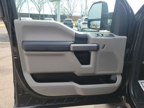 Used 2019 Ford F250 XLT image 15