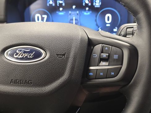 Used 2025 Ford Ranger Lariat w/ Black Appearance Package AWD/4WD image 32
