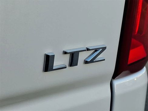 Used 2021 Chevrolet Silverado 1500 LTZ w/ Z71 Off-Road Package image 31