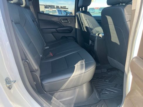 Certified 2025 Chevrolet Colorado Trail Boss AWD/4WD image 17