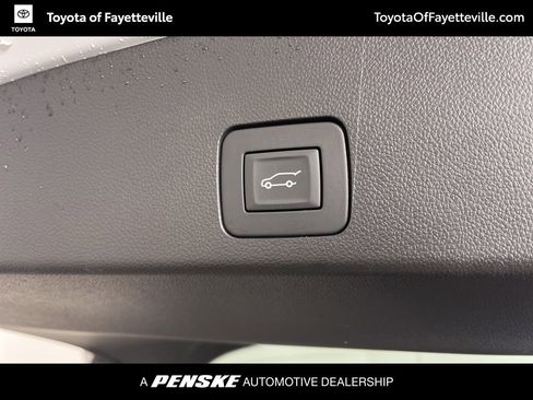 Used 2024 Buick Encore GX Avenir w/ Avenir Technology Package image 21