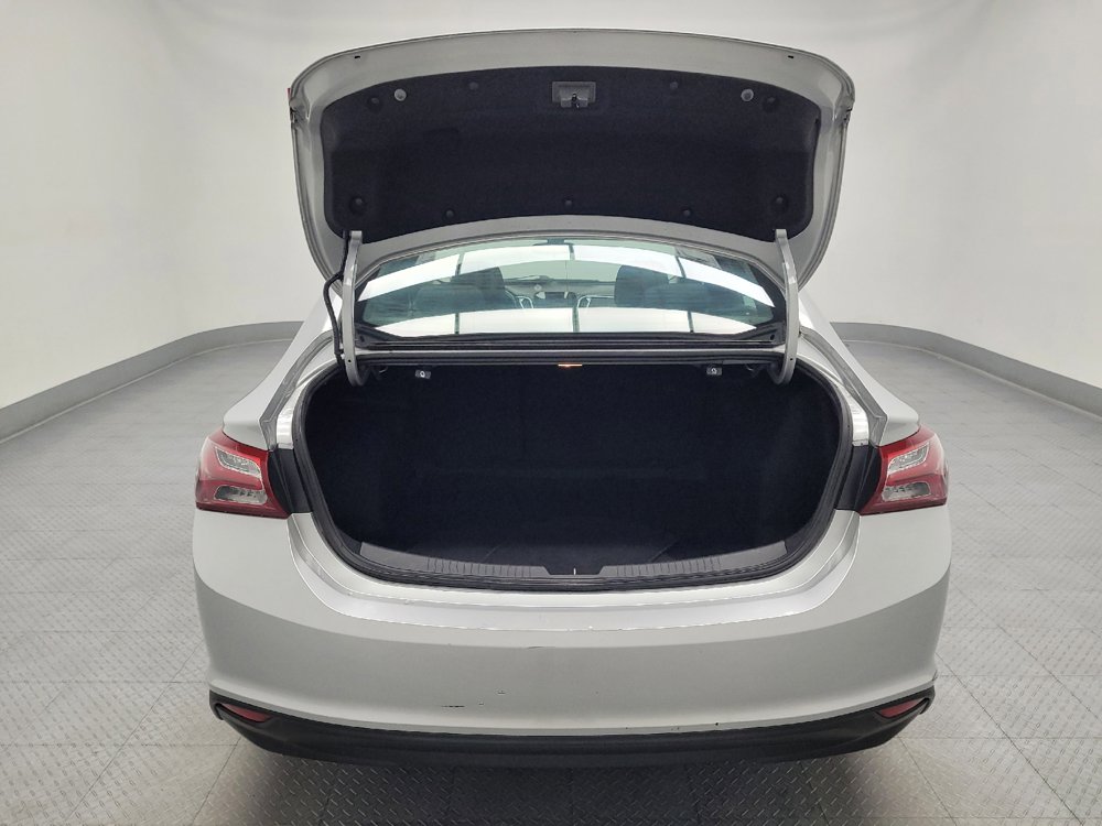 Used 2019 Chevrolet Malibu LT FWD image 29