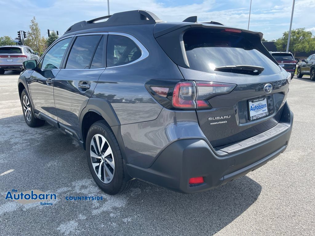 Used 2025 Subaru Outback Premium AWD/4WD image 3