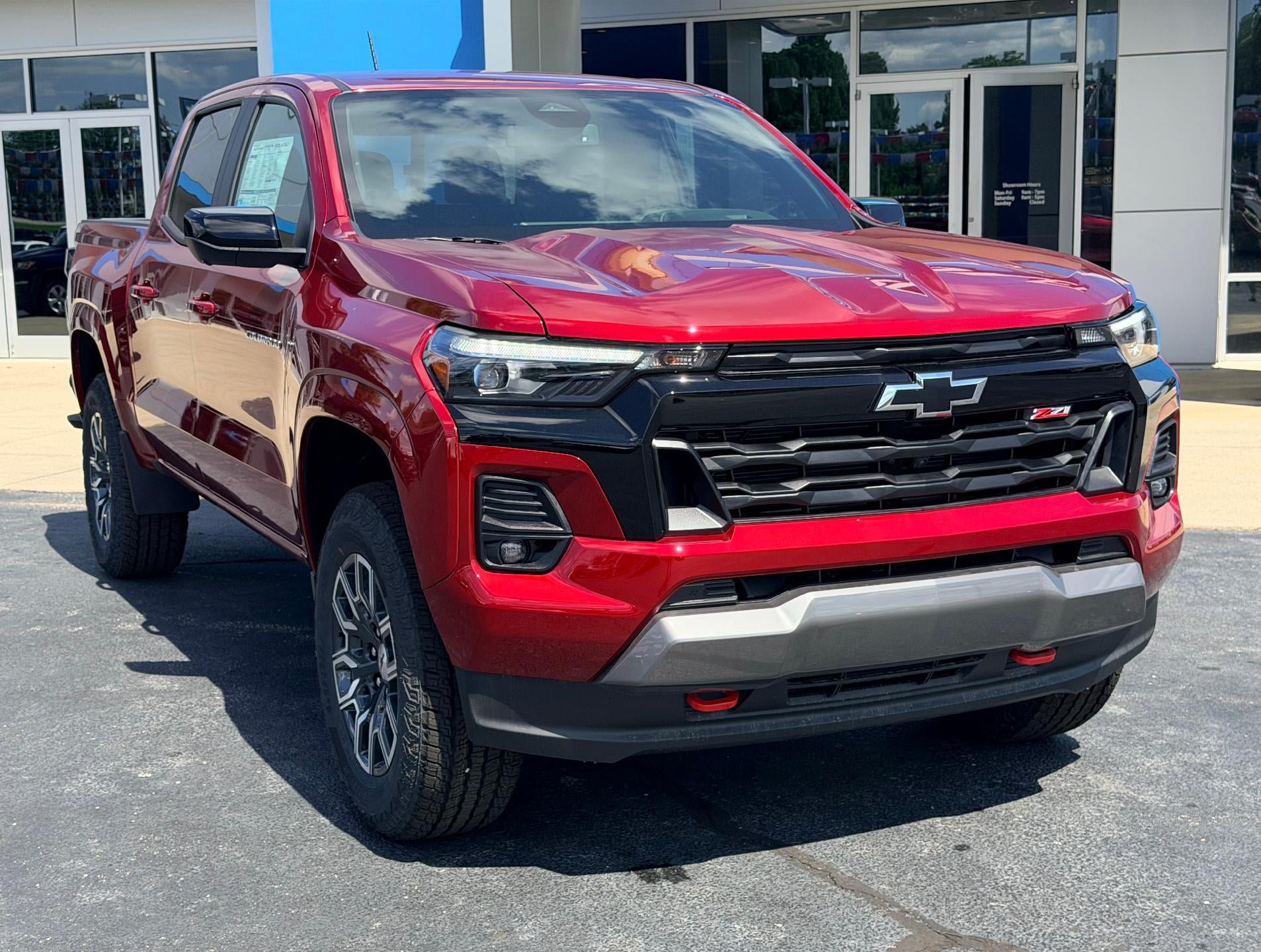 New 2026 Chevrolet Colorado Z71 w/ Technology Package AWD/4WD image 3