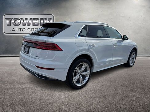 Used 2023 Audi Q8 Premium w/ Convenience Package image 4