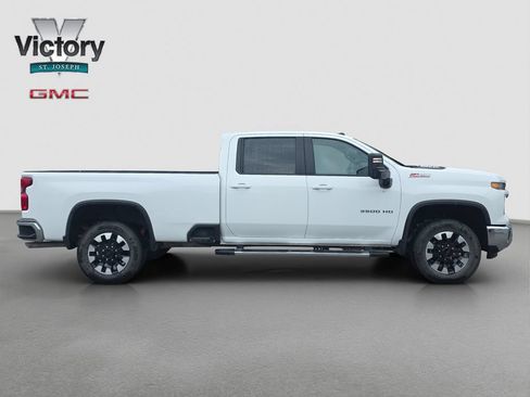 Used 2024 Chevrolet Silverado 3500 LT w/ Convenience Package AWD/4WD image 17