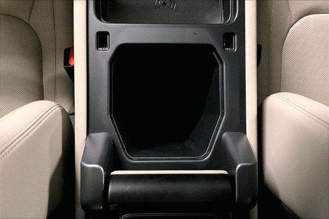 Certified 2024 Land Rover Defender 110 S AWD/4WD image 11