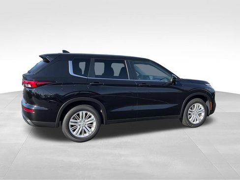 Used 2024 Mitsubishi Outlander ES AWD/4WD image 7