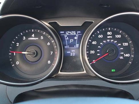 Used 2014 Hyundai Veloster w/ Style Package 02 FWD image 10