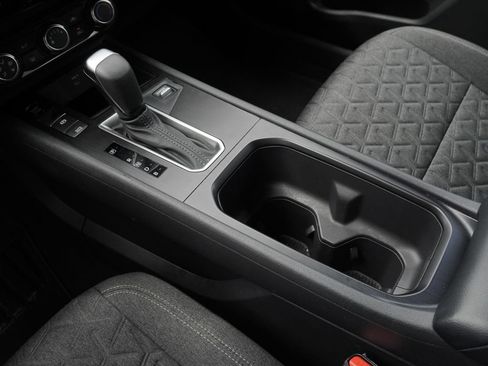 Used 2025 Nissan Kicks SV FWD image 18