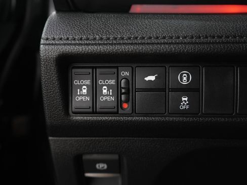 Used 2024 Honda Odyssey Sport image 30