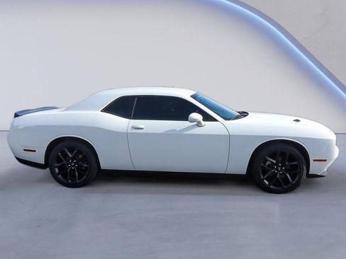 Used 2021 Dodge Challenger SXT w/ Driver Convenience Group image 7