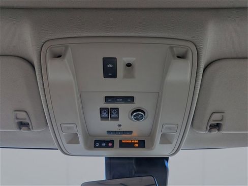 Used 2018 Cadillac Escalade Luxury image 25