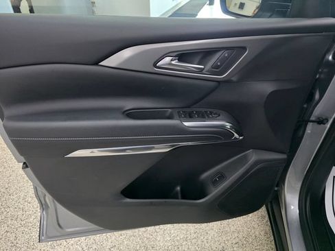 Used 2026 Chevrolet Traverse LT AWD/4WD image 8
